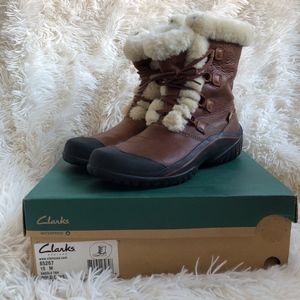 Clarks Womens Bold Crystal Saddle Tan Fur Boots EU